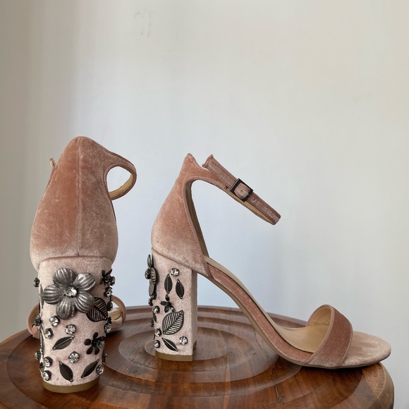 Jewel Badgley Mischka Heels 7.5 - Picture 1 of 6